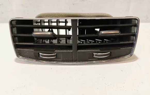 Rear air vent grill