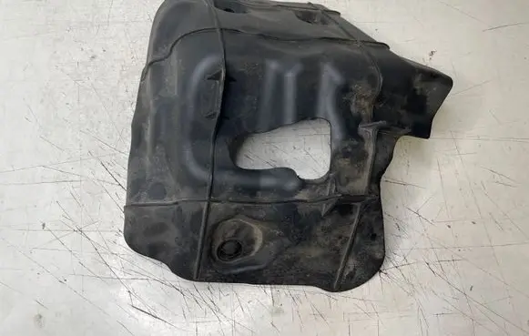 Volkswagen Touareg III Engine splash shield/under tray 4M0103926C