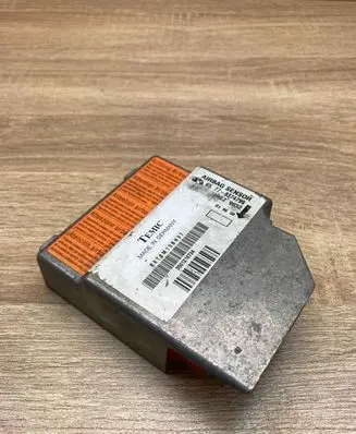 BMW 5 E39 Airbag control unit/module 8374799