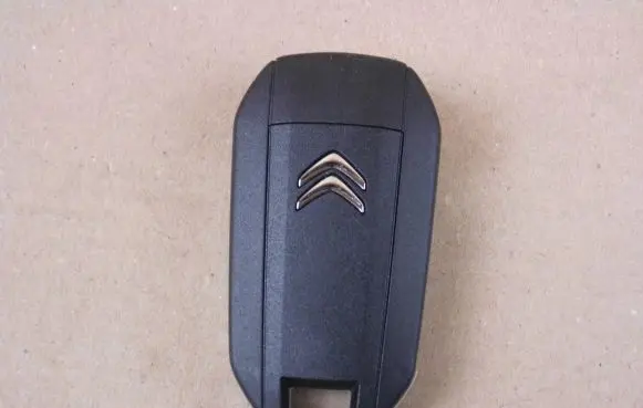 Citroen C3 Ignition key/card 9809821077 1617005380