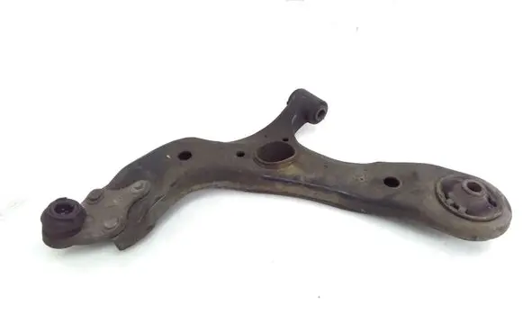 Toyota Avensis T270 Front lower control arm/wishbone