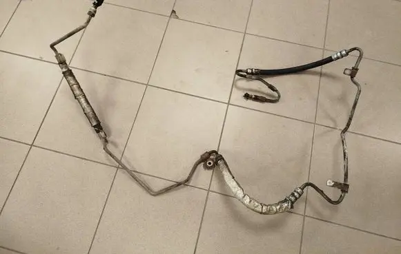 Chrysler Town u0026 Country V Power steering hose/pipe/line 