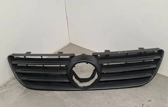 Volkswagen Polo IV 9N3 Front bumper upper radiator grill 6Q0853653E