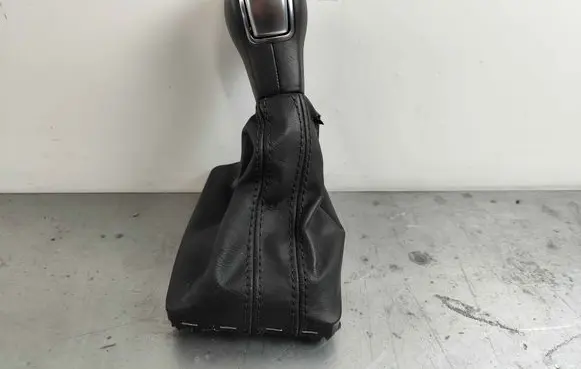 Audi Q2 - Gear shift switch/knob 81b713139c