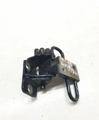 Audi TT Mk1 Front door lower hinge 8N0831412B