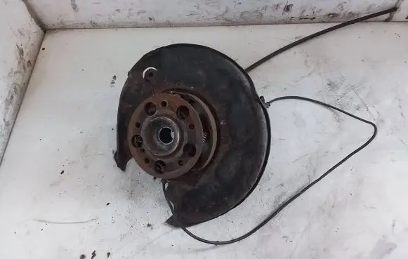 Mercedes-Benz C W203 Rear wheel hub