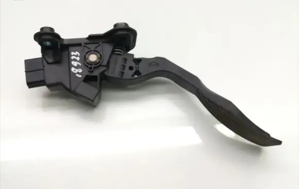 Mitsubishi Outlander Accelerator throttle pedal 1600A115 10014658069