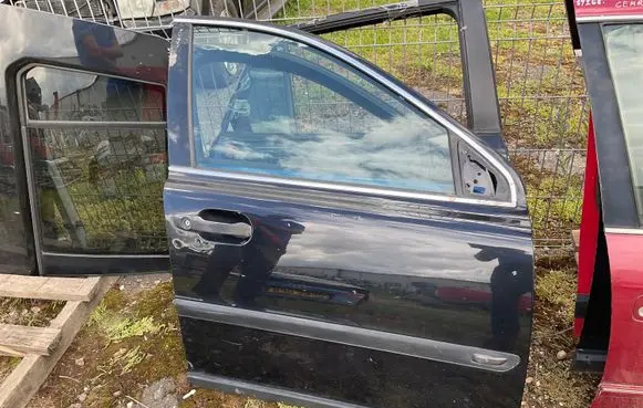 Volvo XC90 Front door
