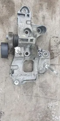Renault Captur II Generator/alternator bracket 117105158R