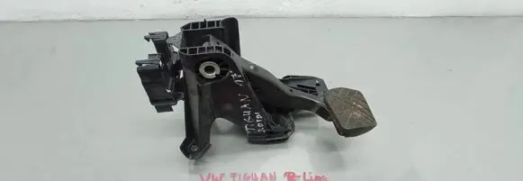 Volkswagen Tiguan Brake pedal 5Q1723058