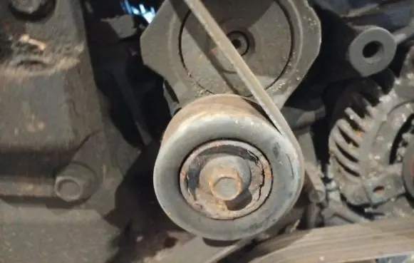 Honda CR-V Generator/alternator belt tensioner