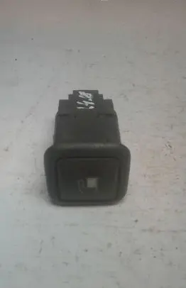 Volkswagen PASSAT B5 Fuel tank opening switch 3B0959833A