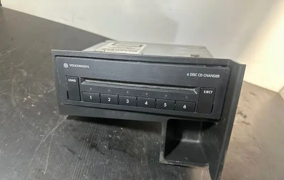 Volkswagen Touran I CD/DVD changer 1T0035110A