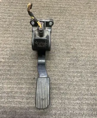 Mercedes-Benz Sprinter W906 Accelerator throttle pedal A9063000304 0280755025 ZGS008Q012