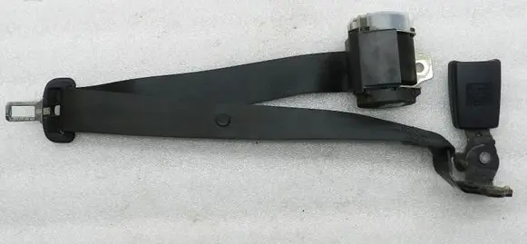 Volkswagen Golf VII Middle seatbelt (rear) 8V0857740A 8V0857740