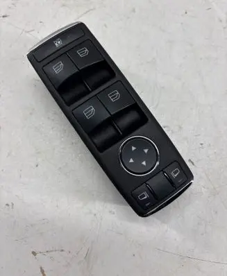 Mercedes-Benz C W204 Electric window control switch A2048703458 03139411