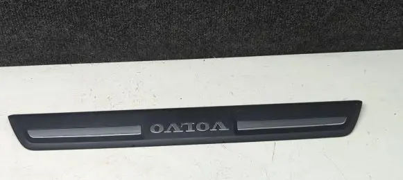 Volvo V40 Front sill trim cover 31265842