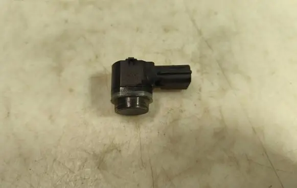 Renault Trafic III (X82) Parking PDC sensor 284429097R 303957 2103160657