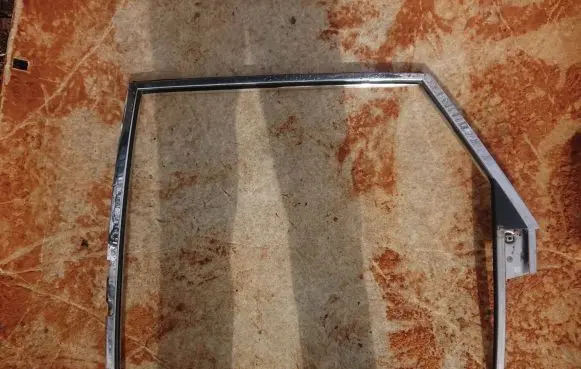 Jaguar XJ X40 Rear door window/glass frame 