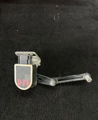 Headlight/headlamp level sensor