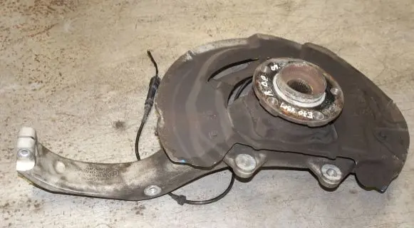 BMW X5M E70 Front wheel hub 6773784 031935710 SWTZEBLAN