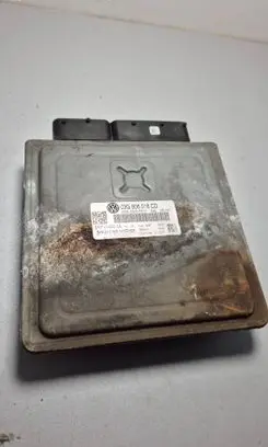Volkswagen PASSAT B7 Engine control unit/module 03G906018CD 5WP45600AA