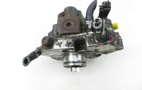 Volvo V70 Fuel injection high pressure pump 0928400573 30756125 0445010111