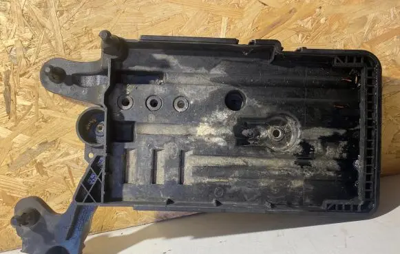 Skoda Octavia Mk3 (5E) Battery tray 500915391G