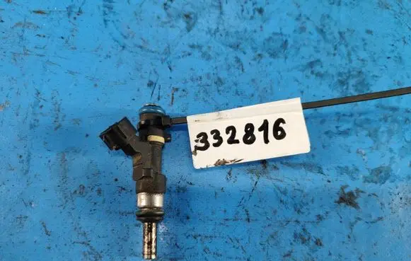 Mitsubishi Lancer VIII Fuel injector 1465A029