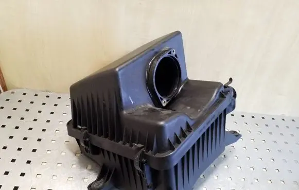 KIA Sorento Air filter box 281103E700