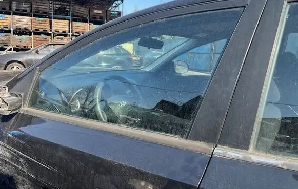 Hyundai i30 Front door window glass four-door 