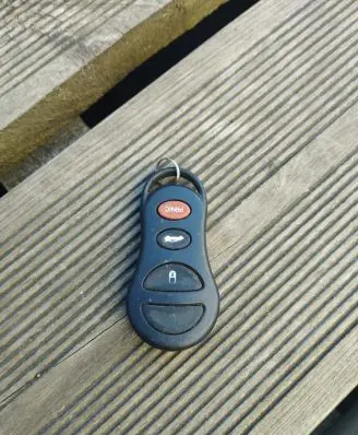 Chrysler Voyager Ignition key/card 04686797AB