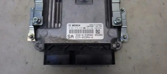 Suzuki Swift III Engine control unit/module ECU 0261S16438