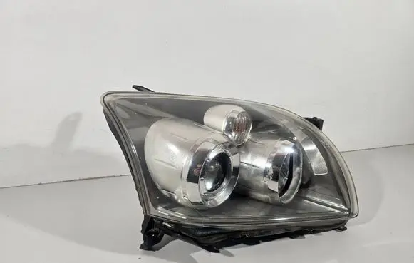 Toyota Avensis T250 Headlights/headlamps set 