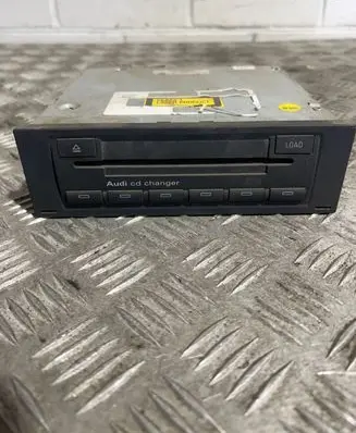 Audi A4 S4 B6 8E 8H CD/DVD changer 8E0035111D