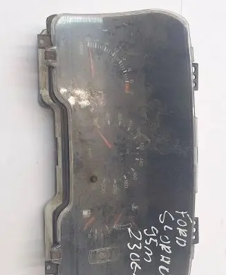 Ford Escort Speedometer (instrument cluster) GB10849