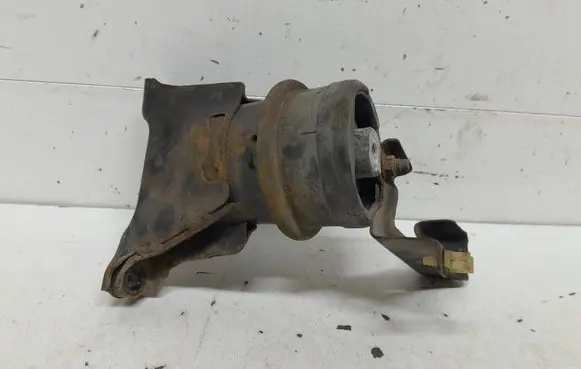 Honda Civic Engine mount bracket 