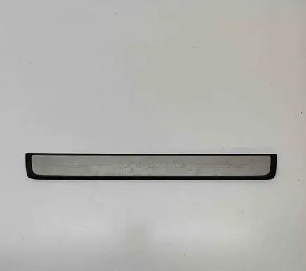 Volvo XC40 Front sill trim cover 32289844