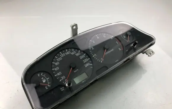 Volkswagen Scirocco Speedometer (instrument cluster) 0641121050