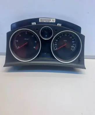 Opel Zafira B Speedometer (instrument cluster) 13225988 081040140906 SW6607
