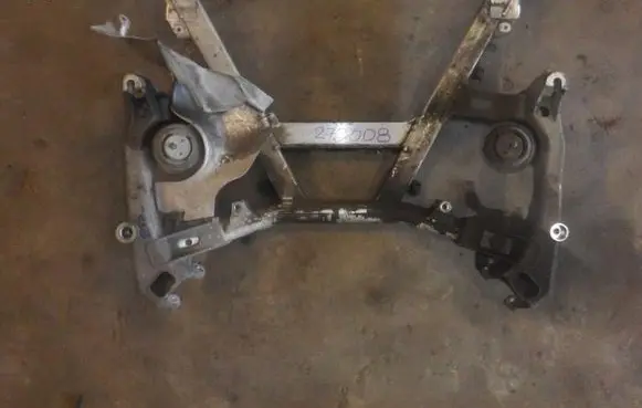 BMW 5 E39 Front subframe 31106755072 1092868