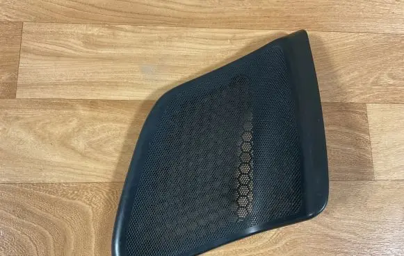 Side speaker trim/cover