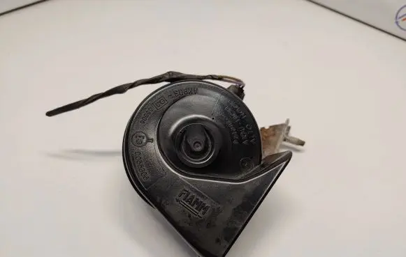 BMW 3 E46 Horn signal 8379713 61338379712