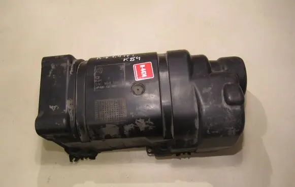 Volkswagen PASSAT B6 Other engine bay part 03C103502M