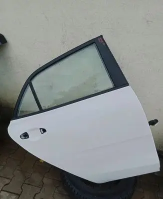KIA Rio Rear door