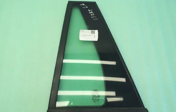 Land Rover Range Rover Sport L320 Rear vent window glass AS2M3239DOT247 43R001164