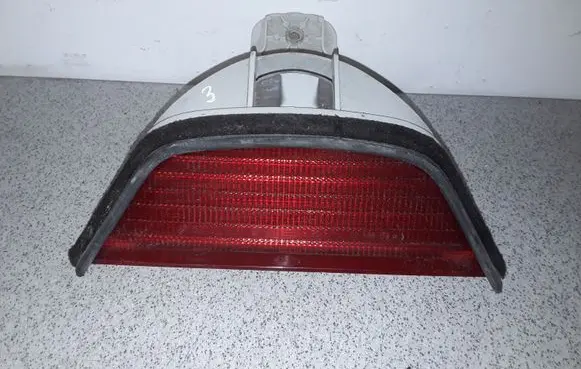 BMW 5 E39 Third/center stoplight 8385659
