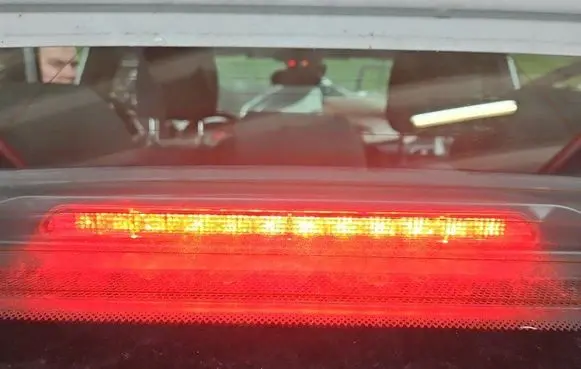 Third/center stoplight