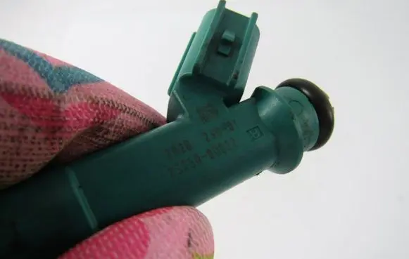 Fuel injector