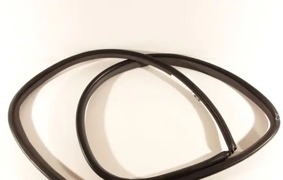 Rear door rubber seal (on body)